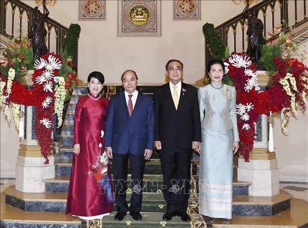 Президент Нгуен Суан Фук провел переговоры с премьер-министром Таиланда Праютом Чан-Очои hinh anh 1