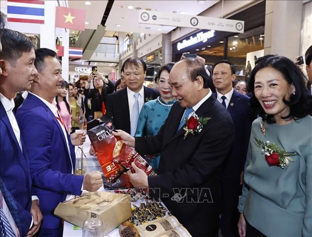 Президент принял участие в открытии Недели вьетнамских товаров в Таиланде 2022 hinh anh 1