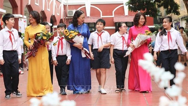 Президент государства Нгуен Суан Фук направил поздравительное письмо по случаю Дня вьетнамского учителя 20 ноября hinh anh 1