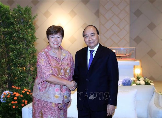Президент Нгуен Суан Фук продолжает ряд двусторонних встреч на полях Недели саммитов АТЭС-2022 hinh anh 2