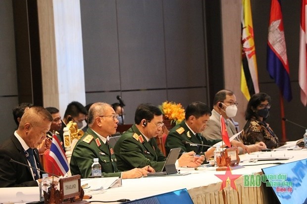 Вьетнам принимает участие в совещании ADMM и 9-м ADMM Plus hinh anh 1