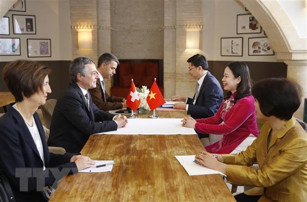 18-и Саммит Франкофонии: вице-президент Во Тхи Ань Суан совершила ряд встреч на высоком уровне hinh anh 2