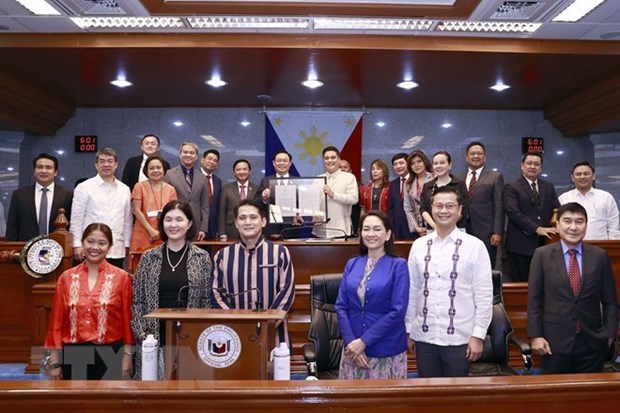 Сенат Филиппин принял резолюцию об укреплении парламентских связеи с Вьетнамом hinh anh 1