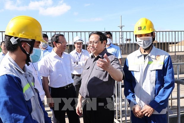 Премьер-министр проинспектировал проекты развития инфраструктуры в городе Хошимин hinh anh 1