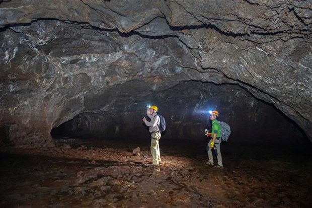 Новое открытие о системе вулканических пещер Кронг Но в Дакнонге hinh anh 1