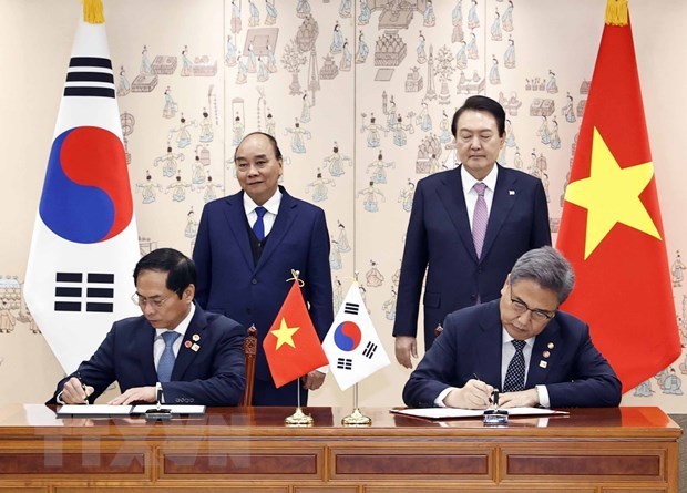 Вьетнам и Корея подняли отношения на всеобъемлющее стратегическое партнерство hinh anh 2