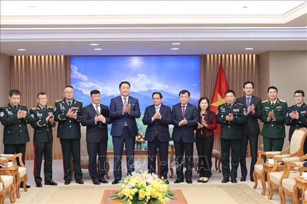 Премьер-министр Фам Минь Тьинь принял министра обороны Монголии hinh anh 1