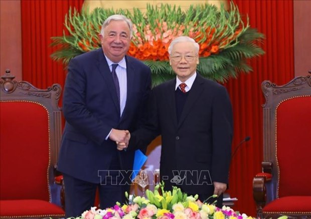 Генеральныи секретарь ЦК КПВ Нгуен Фу Чонг принял председателя Сената Франции hinh anh 1