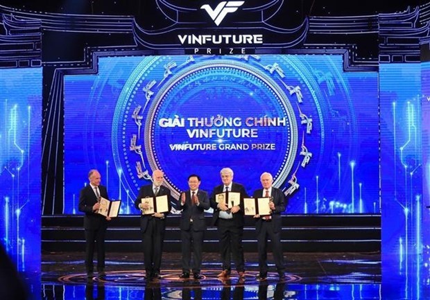 Премия VinFuture 2022 была присуждена 9 новаторам hinh anh 2