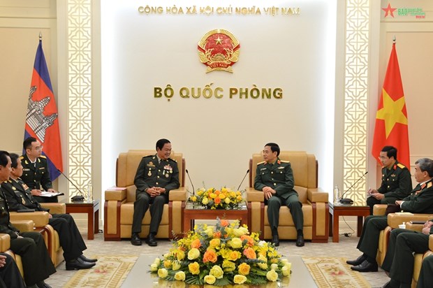 Генерал Фан Ван Жанг принял заместителя председателя, генерального секретаря Ассоциации ветеранов Королевства Камбоджа hinh anh 1