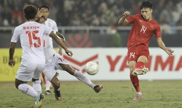 Кубок AFF 2022: Вьетнам разгромил Мьянму со счетом 3:0 и вышел в полуфинал hinh anh 1