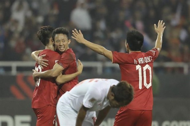 Кубок AFF 2022: Вьетнам разгромил Мьянму со счетом 3:0 и вышел в полуфинал hinh anh 3