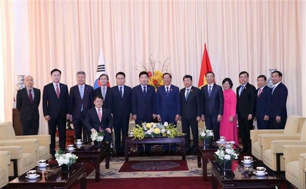 Спикер парламента РК высоко оценивает вклад Хошимина в отношения между Вьетнамом и РК hinh anh 2