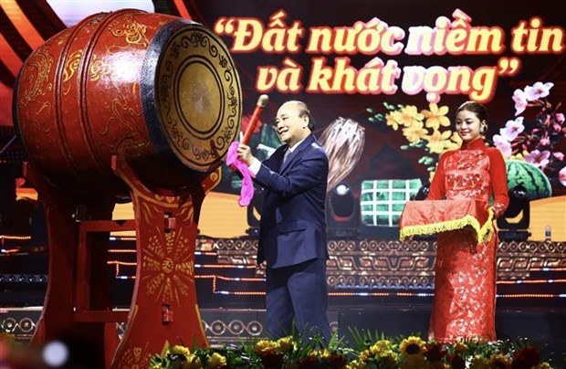 Президент государства Нгуен Суан Фук принял участие в программе «Весна на Родине» 2023 г. hinh anh 1