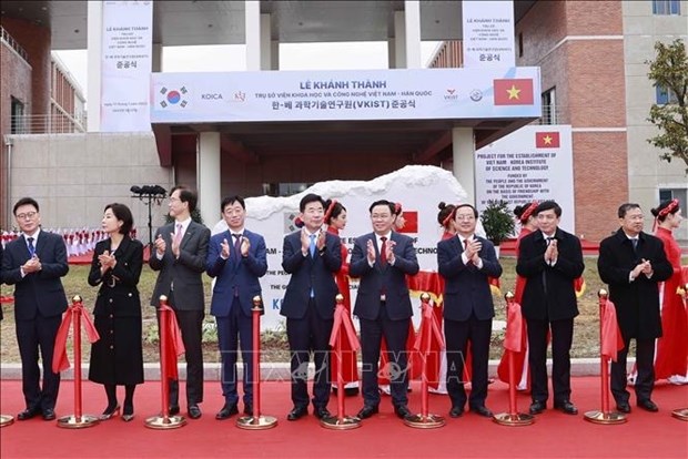 Открытие штаб-квартиры Вьетнамско-кореиского института науки и технологии hinh anh 1