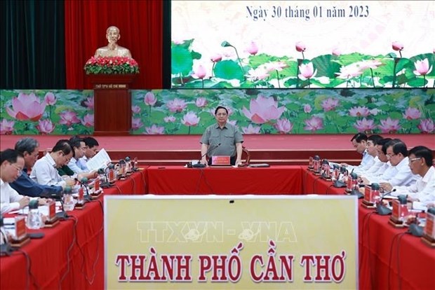 Премьер-министр: «Чем быстрее построим скоростную автомагистраль, тем раньше дельта Меконга выиграет от этого» hinh anh 2
