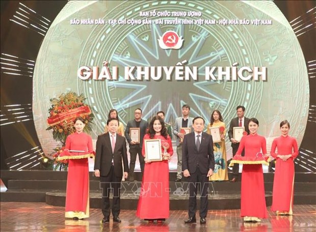 Вручение седьмои Национальнои премии прессы в области партииного строительства hinh anh 2