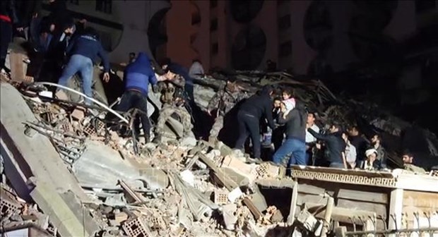 Посольство Вьетнама выясняет информацию о гражданах, пострадавших в землетрясения в Турции hinh anh 1