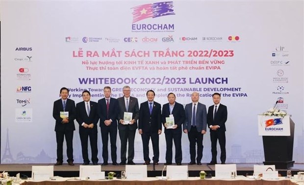 EuroCham выпускает Белую книгу на 2022-2023 гг. hinh anh 1