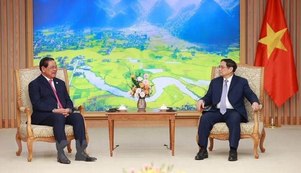Премьер-министр Фам Минь Тьинь принял заместителя премьер-министра Камбоджи Сар Кхэна hinh anh 1