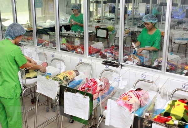 Ожидается, что Вьетнам поприветствует своего 100-миллионного гражданина в апреле 2023 года hinh anh 1