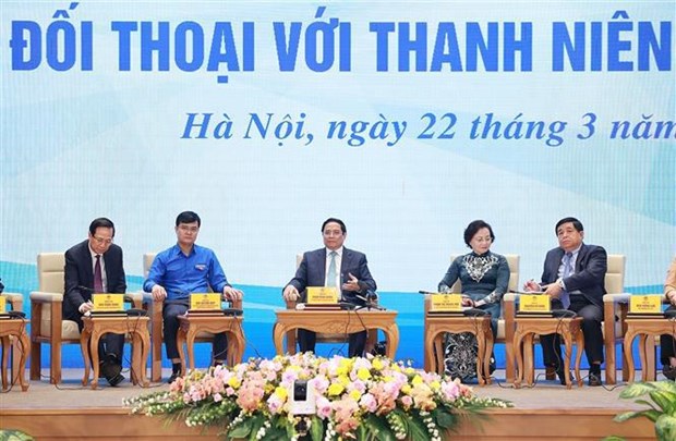 Премьер-министр Фам Минь Тьинь беседует с молодежью по всеи стране hinh anh 2