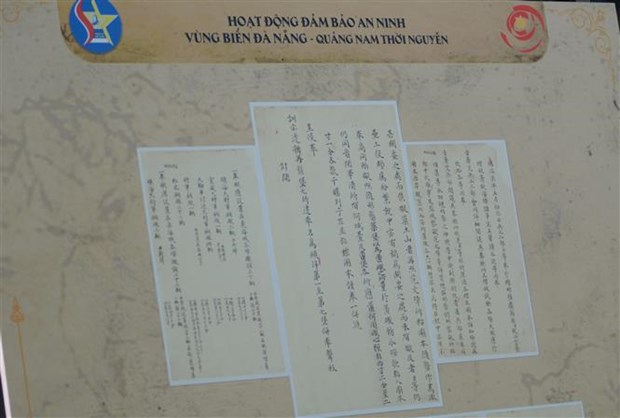 Выставка «Дананг, вид с моря через всемирное документальное наследие династии Нгуен» hinh anh 1