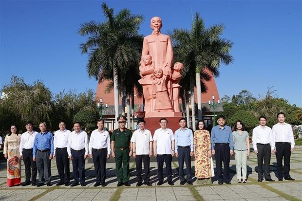 Председатель НС провел рабочую встречу с Постоянным бюро провинциального партииного комитета Биньтхуан hinh anh 2