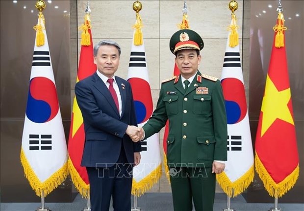Министр Фан Ван Жанг провел переговоры с министром обороны Южнои Кореи hinh anh 1