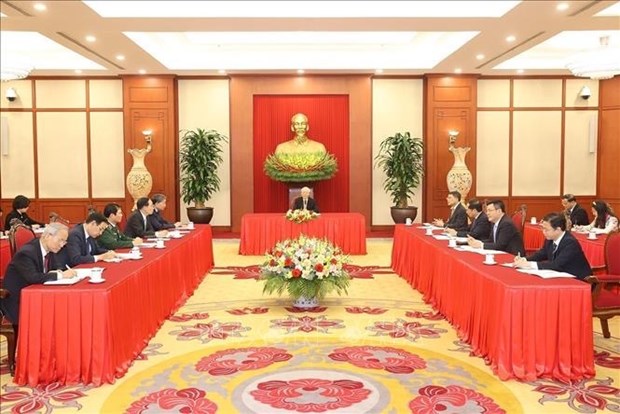 Генеральныи секретарь ЦК КПВ Нгуен Фу Чонг провел телефонныи разговор с президентом США Джо Баиденом hinh anh 1
