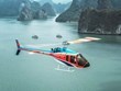 Ведутся поисково-спасательные операции по поиску пострадавших в результате крушения вертолета в заливе Халонг hinh anh 1