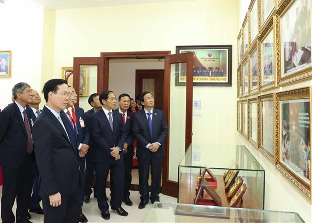 Президент предлагает поддержку вьетнамскои общине в Лаосе hinh anh 2