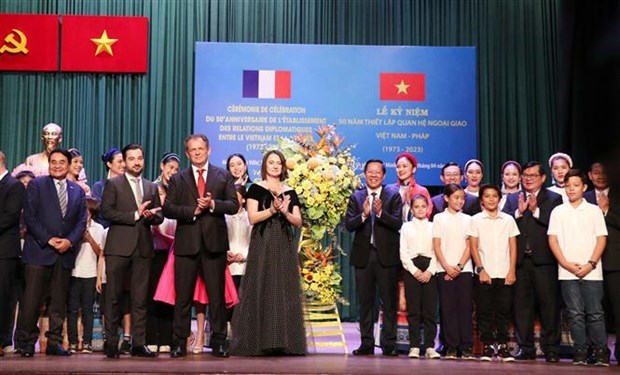 Г.Хошимин отмечает 50-летие установления дипломатических отношении между Вьетнамом и Франциеи hinh anh 1
