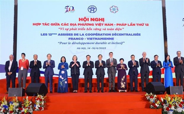 В Ханое открылась 12-я конференция по местному сотрудничеству Вьетнама и Франции hinh anh 1