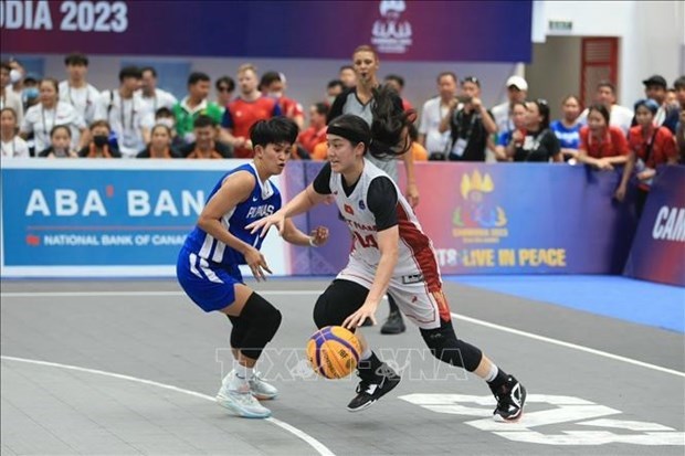 SEA Games 32: Вьетнам завоевал историческую золотую медаль в женском баскетболе hinh anh 1