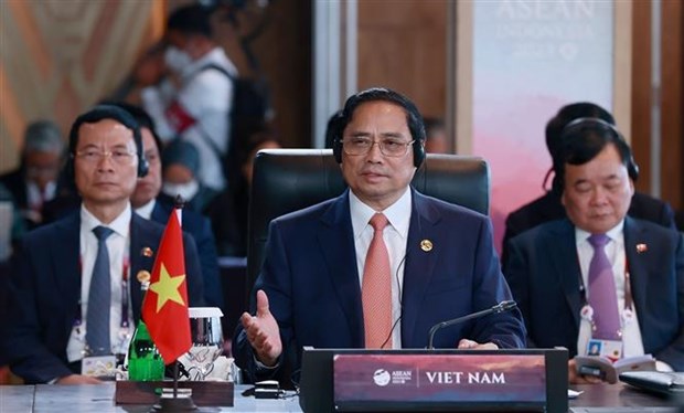 42-и саммит АСЕАН: премьер-министр поднял 3 вопроса, определяющих идентичность, ценности, жизнеспособность и престиж АСЕАН hinh anh 2