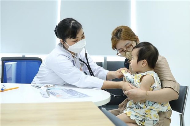 Заместитель премьер-министра Чан Хонг Ха: Не допустить недостатка в вакцинах для расширеннои вакцинации hinh anh 1