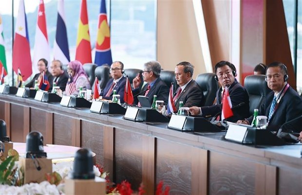 42-и саммит АСЕАН: Принято многих документов по 3 столпам сообщества АСЕАН hinh anh 1