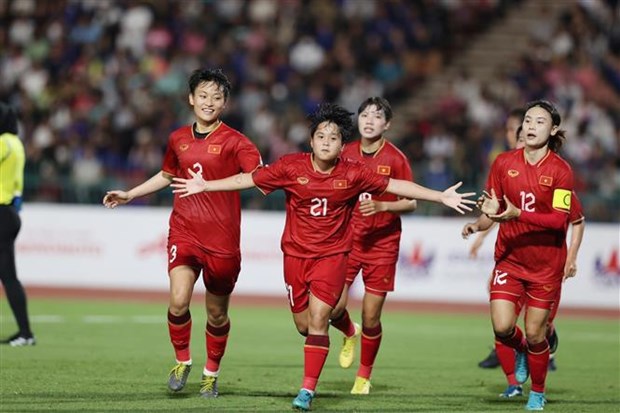SEA Games 32: женская сборная Вьетнама по футболу вышла в финал hinh anh 1