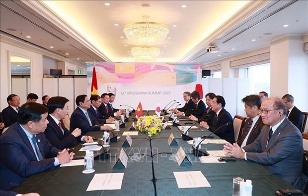 Премьер-министры Вьетнама и Японии провели переговоры в Хиросиме hinh anh 2