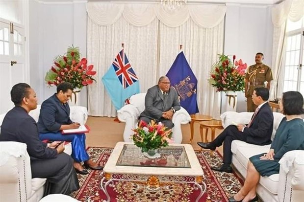 Фиджи высоко ценит роль, положение и авторитет Вьетнама в Азиатско-Тихоокеанском регионе, а также в мире hinh anh 2