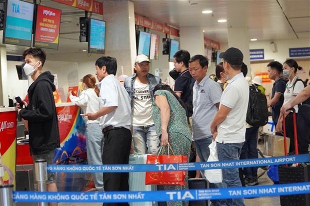 Аэропорт Тан Шон Нят готовится к летнему пиковому сезону hinh anh 2