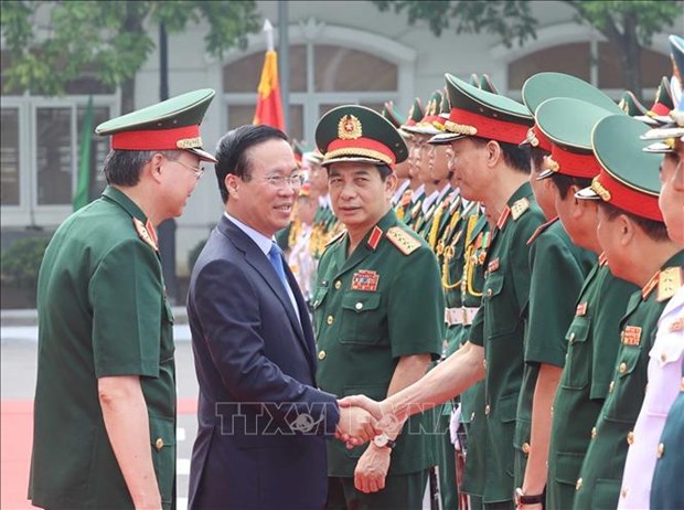 Президент Во Ван Тхыонг посещает авариино-спасательныи Департамент hinh anh 1