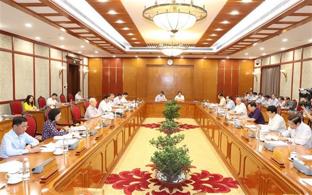 Политбюро, Секретариат подвели итоги 20-летнеи реализации Постановления об укреплении национального единства hinh anh 2