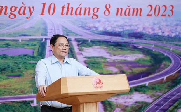 Премьер призвал ускорить реализацию ключевых проектов hinh anh 1