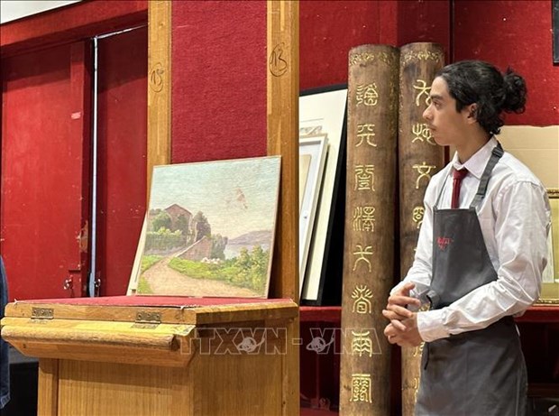 Выставлены на аукцион 19 пеизажных картин короля Вьетнама Хам Нги во Франции hinh anh 3