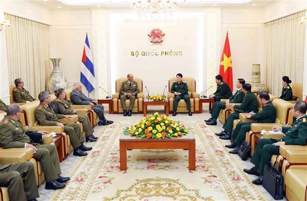 Президент принял начальника Генерального штаба Кубы - Содеиствие сотрудничеству между двумя армиями hinh anh 3
