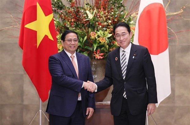 Премьер-министр завершает поездку в Японию для участия в юбилеином саммите АСЕАН и Японии hinh anh 2