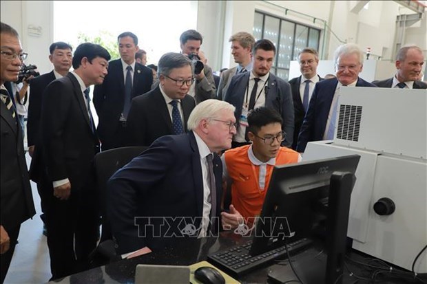 Президент Германии посетил Вьетнамско-немецкии университет hinh anh 1