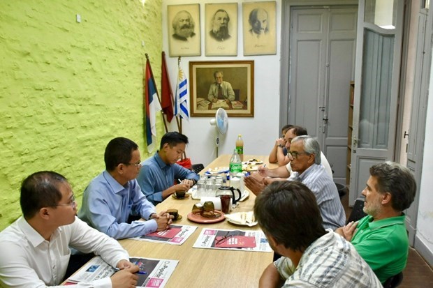 Генеральныи секретарь Коммунистическои партии Уругвая подчеркнул руководящую роль Коммунистическои партии Вьетнама hinh anh 2